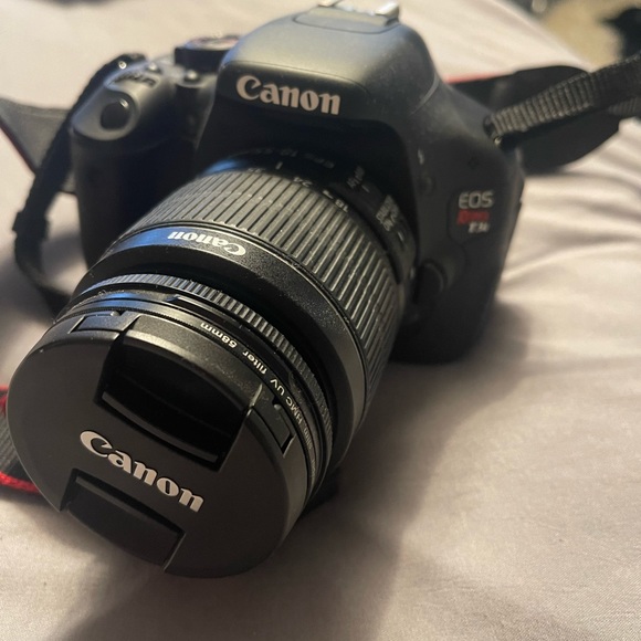 Cannon t3i dslr with macro and zoom lens included plus fee camera bag - Picture 2 of 7